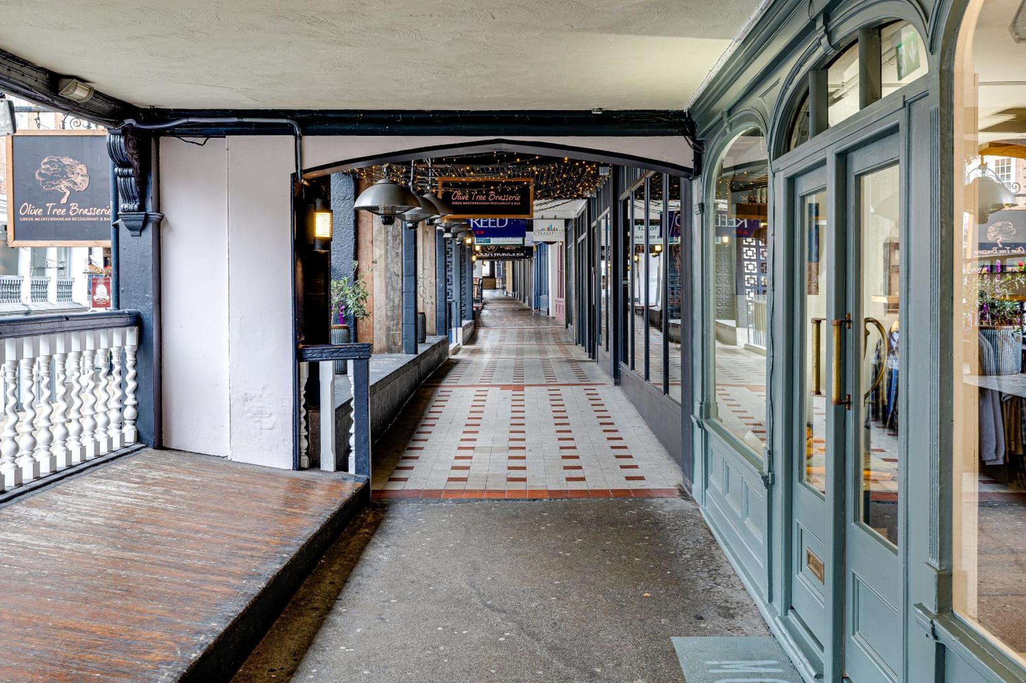 Insta-Worthy Loft On Historic Chester Rows, Sleeps 4 & Free Parking Exterior photo